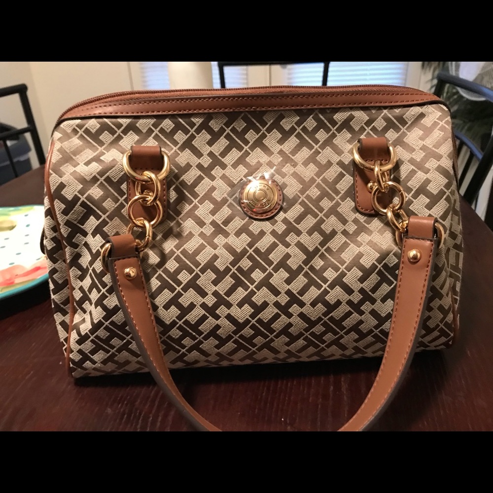 Tommy Hilfiger purse